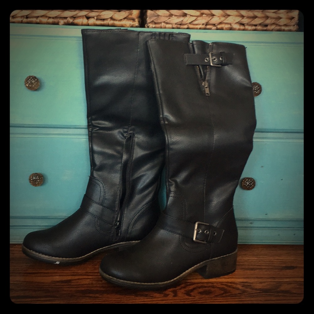 Black riding boots